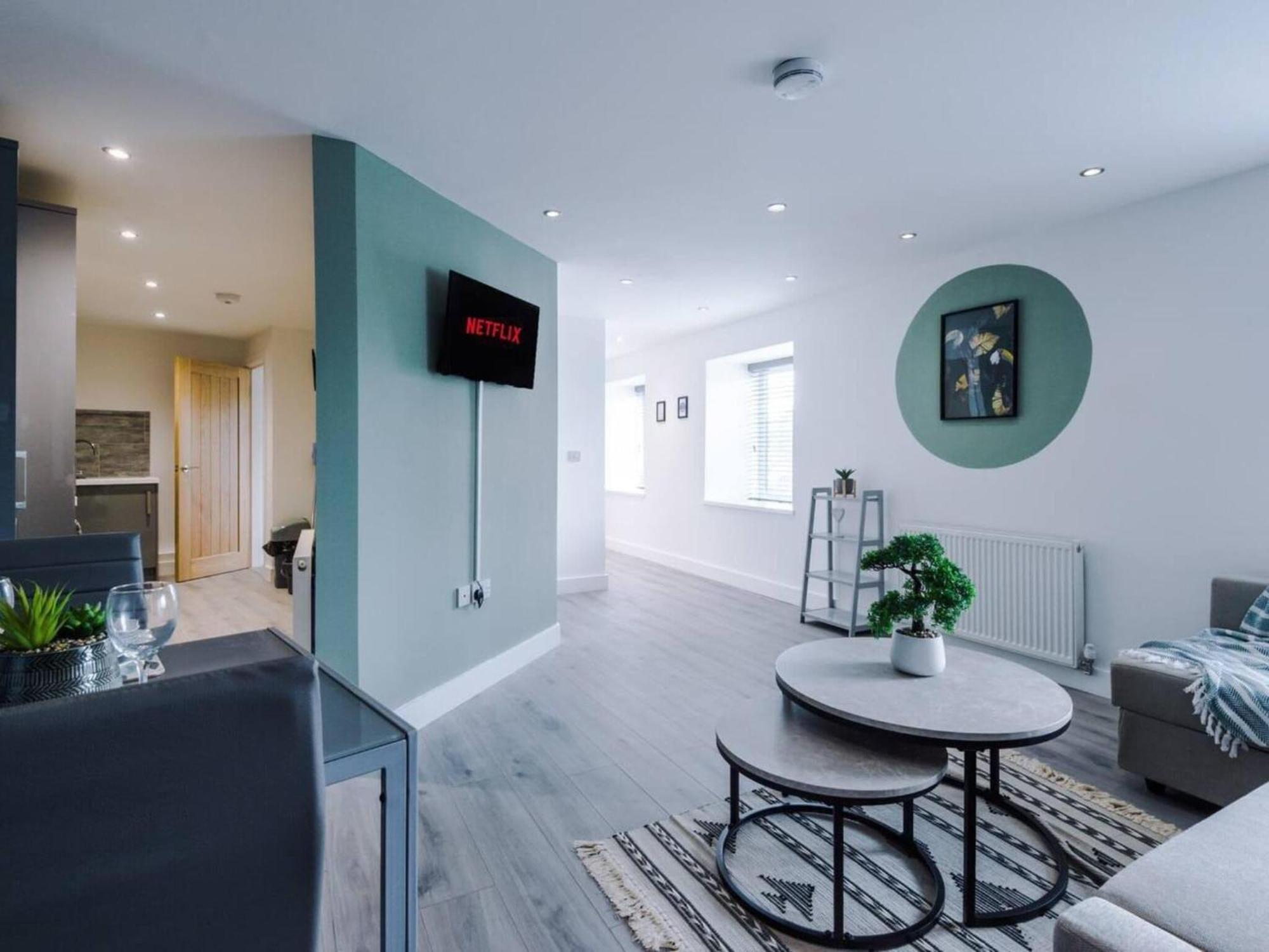 The Ecclesian Deluxe Apartments Near Trafford Centre Eccles Train Station แมนเชสเตอร์ ภายนอก รูปภาพ