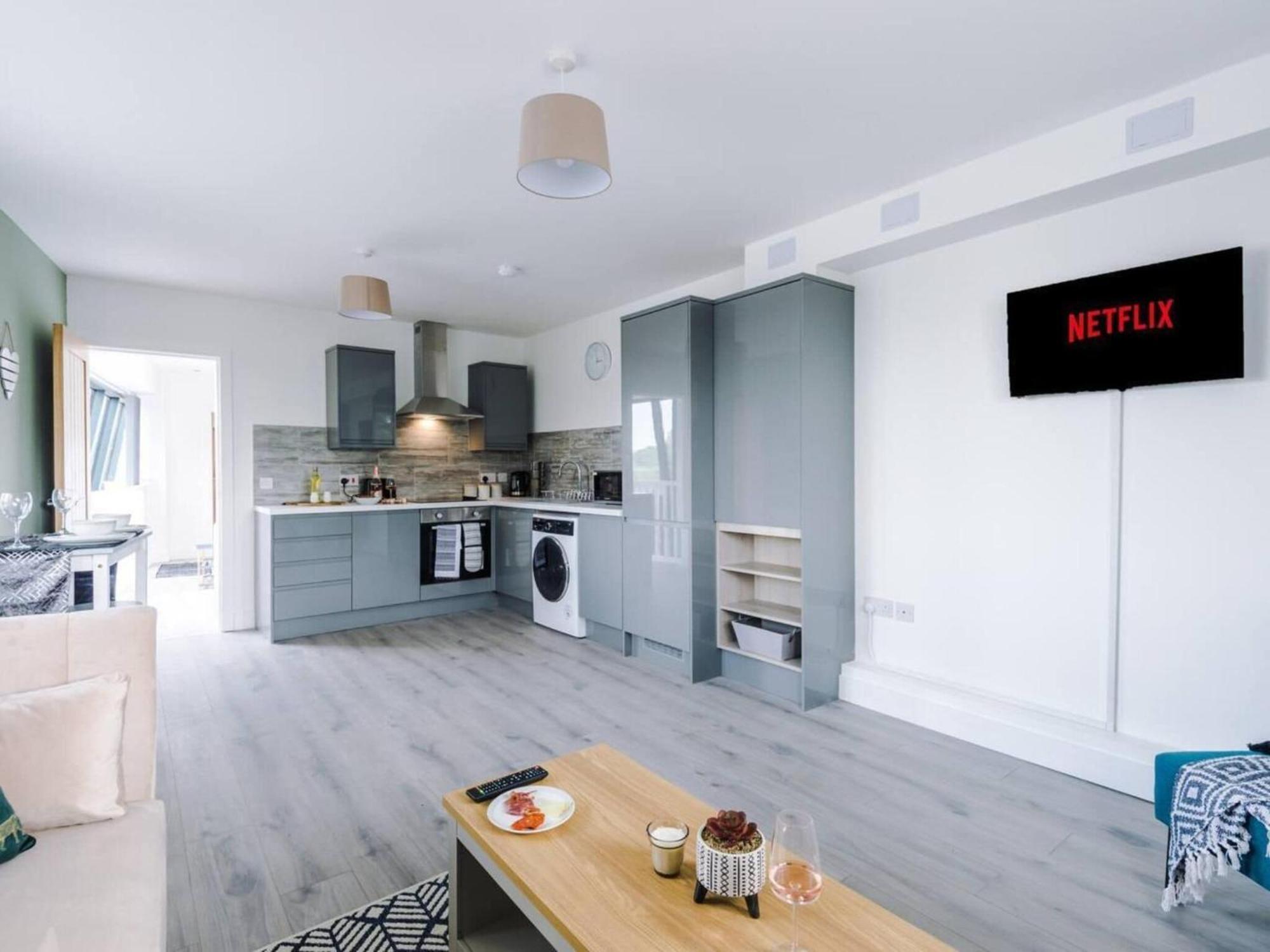 The Ecclesian Deluxe Apartments Near Trafford Centre Eccles Train Station แมนเชสเตอร์ ภายนอก รูปภาพ