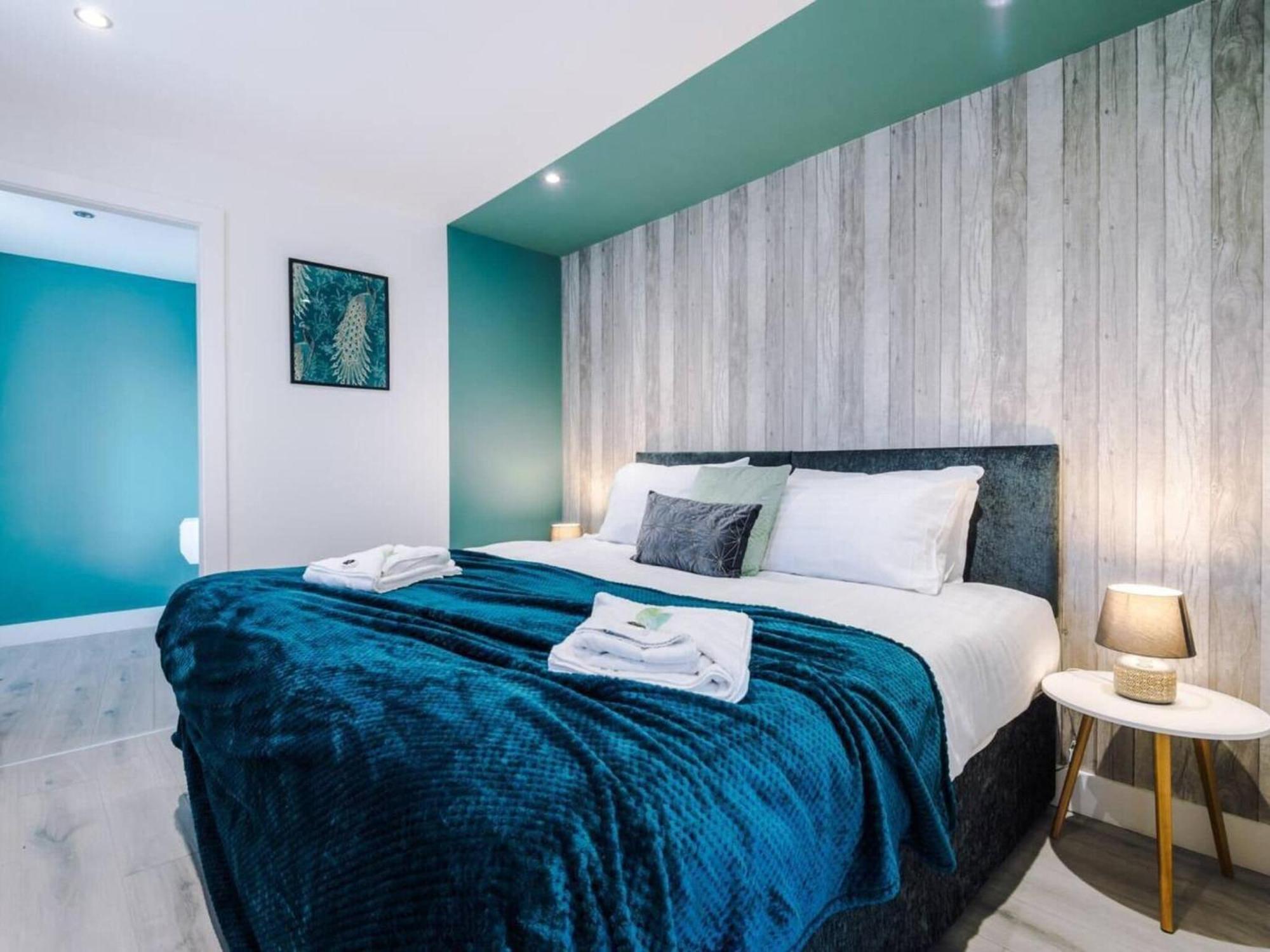The Ecclesian Deluxe Apartments Near Trafford Centre Eccles Train Station แมนเชสเตอร์ ภายนอก รูปภาพ