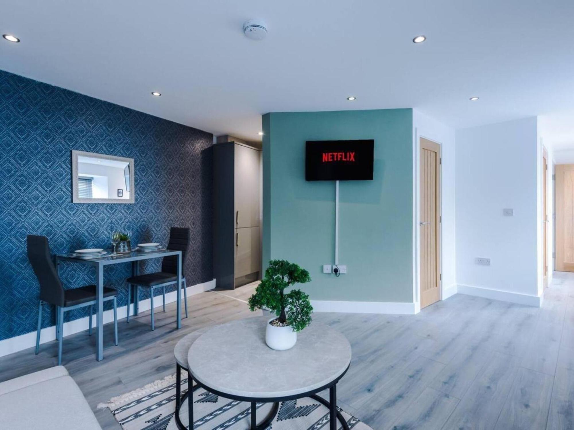 The Ecclesian Deluxe Apartments Near Trafford Centre Eccles Train Station แมนเชสเตอร์ ภายนอก รูปภาพ