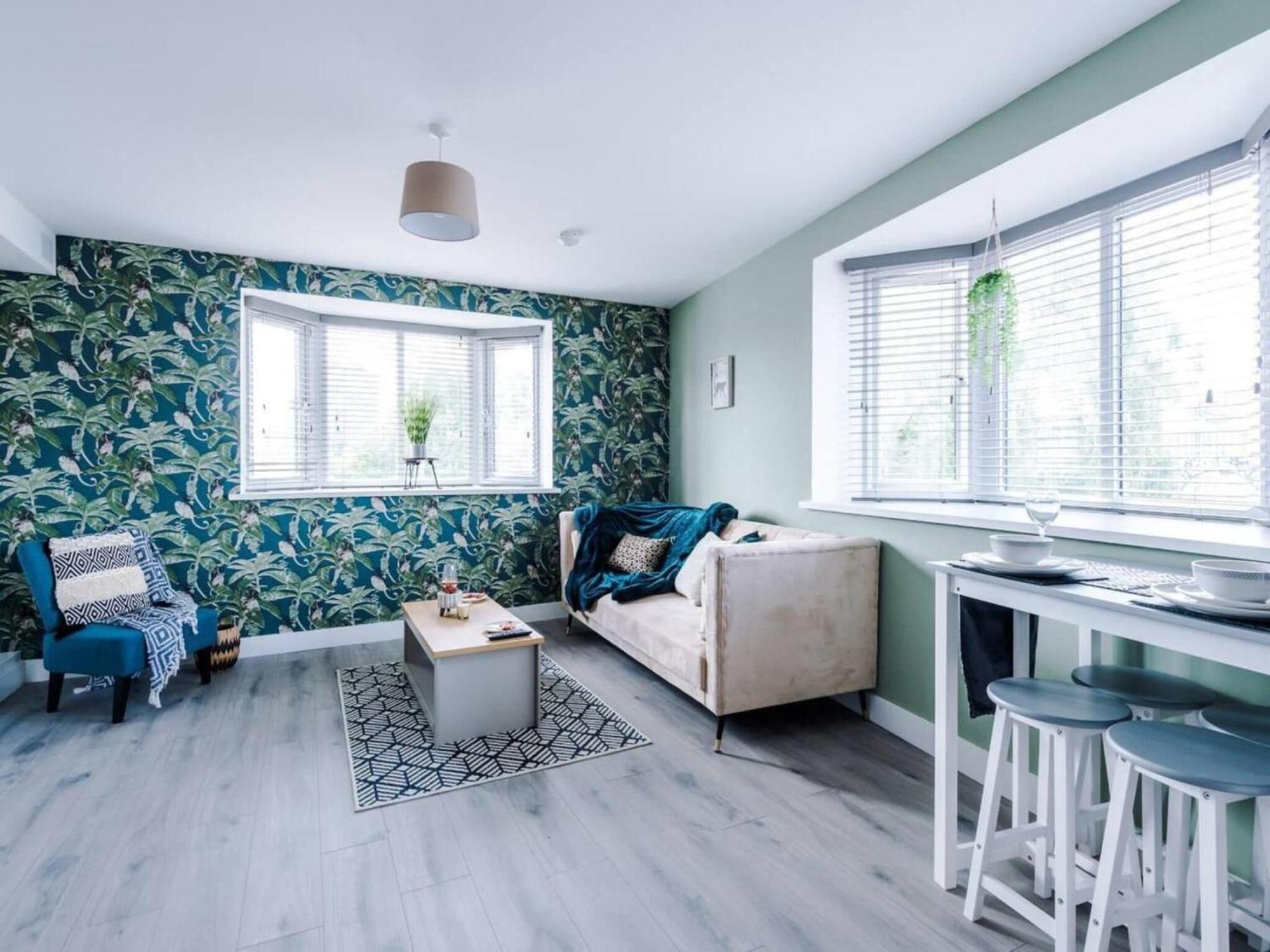 The Ecclesian Deluxe Apartments Near Trafford Centre Eccles Train Station แมนเชสเตอร์ ภายนอก รูปภาพ
