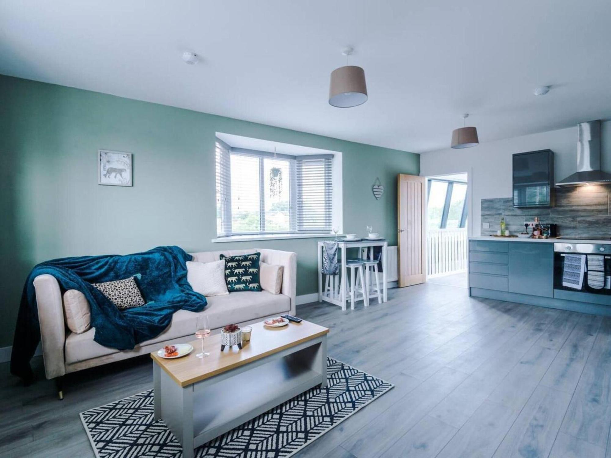 The Ecclesian Deluxe Apartments Near Trafford Centre Eccles Train Station แมนเชสเตอร์ ภายนอก รูปภาพ