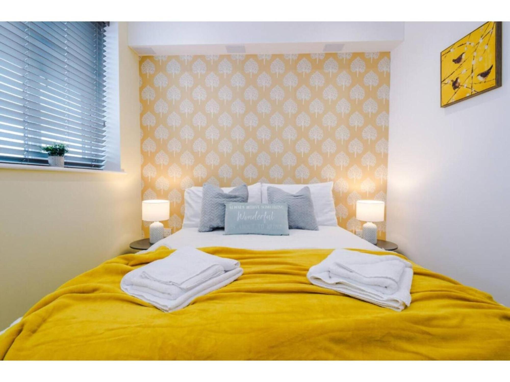 The Ecclesian Deluxe Apartments Near Trafford Centre Eccles Train Station แมนเชสเตอร์ ภายนอก รูปภาพ